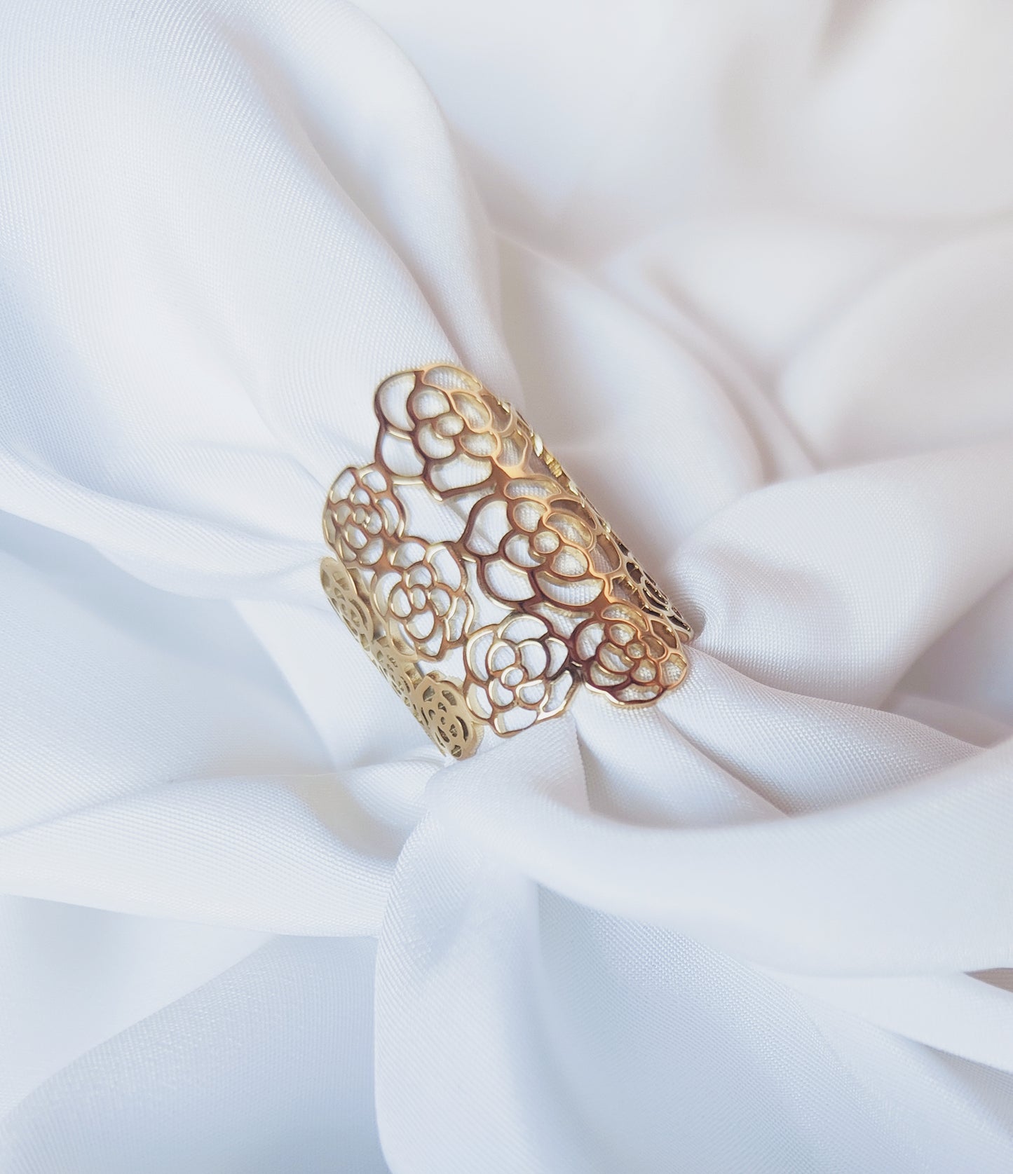 Anello a rose