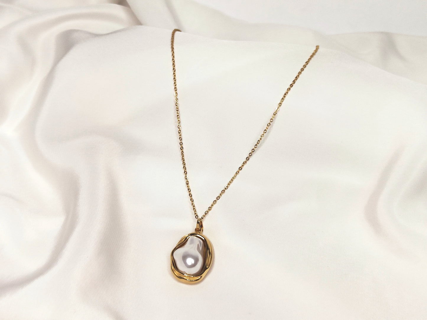 Collana a pendente con perla bianca di acqua dolce