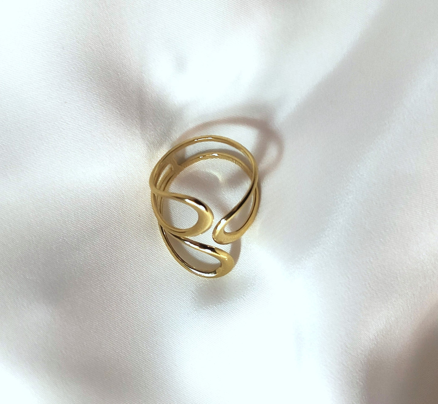Anello design fluido in acciaio inossidabile