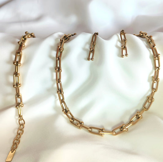 Set gioielli a catena ispirati al modello Tiffany in acciaio inox : collana, bracciale e orecchini.
